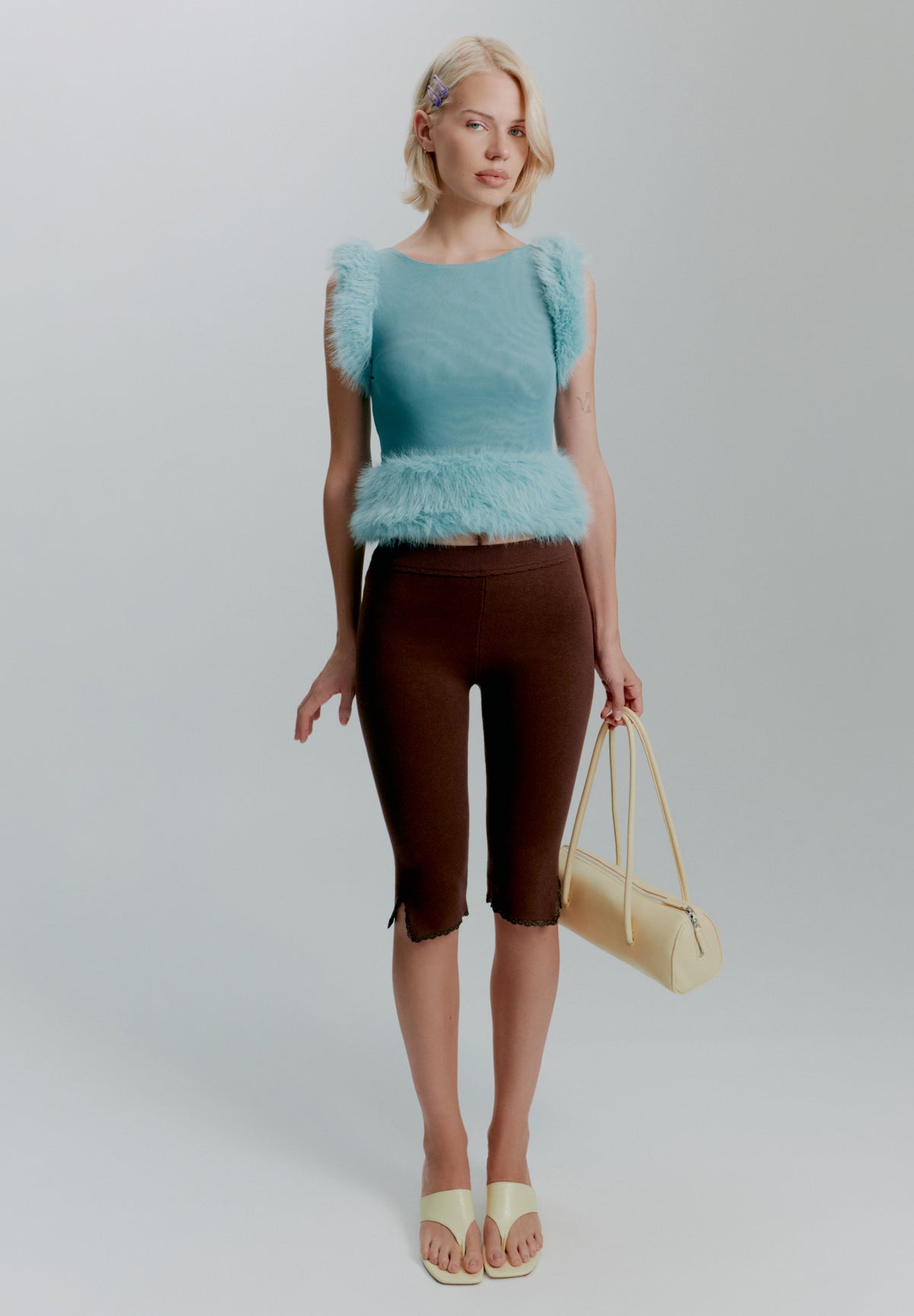 PLUSH TRIM SLEELEVESS MESH TOP